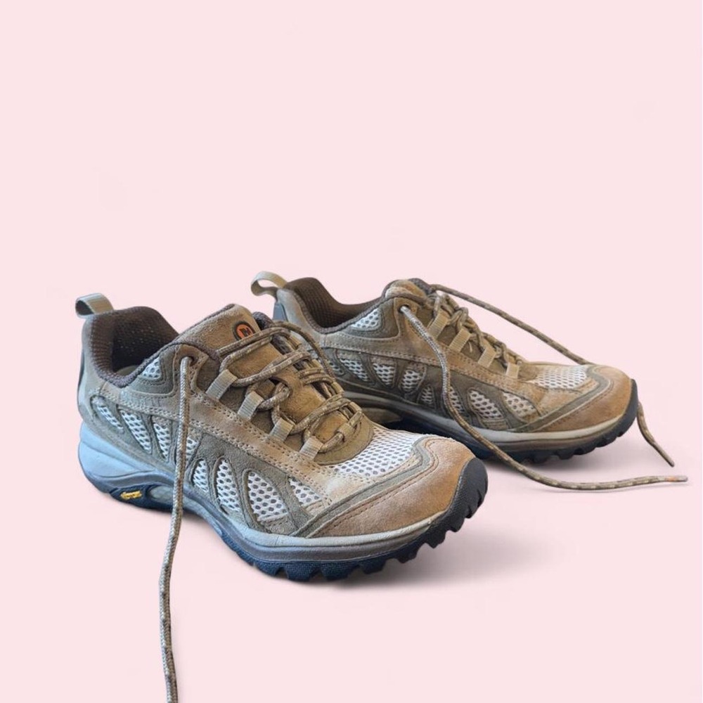 Fila trail hiking shoes in a brown, tan, and grey colourway